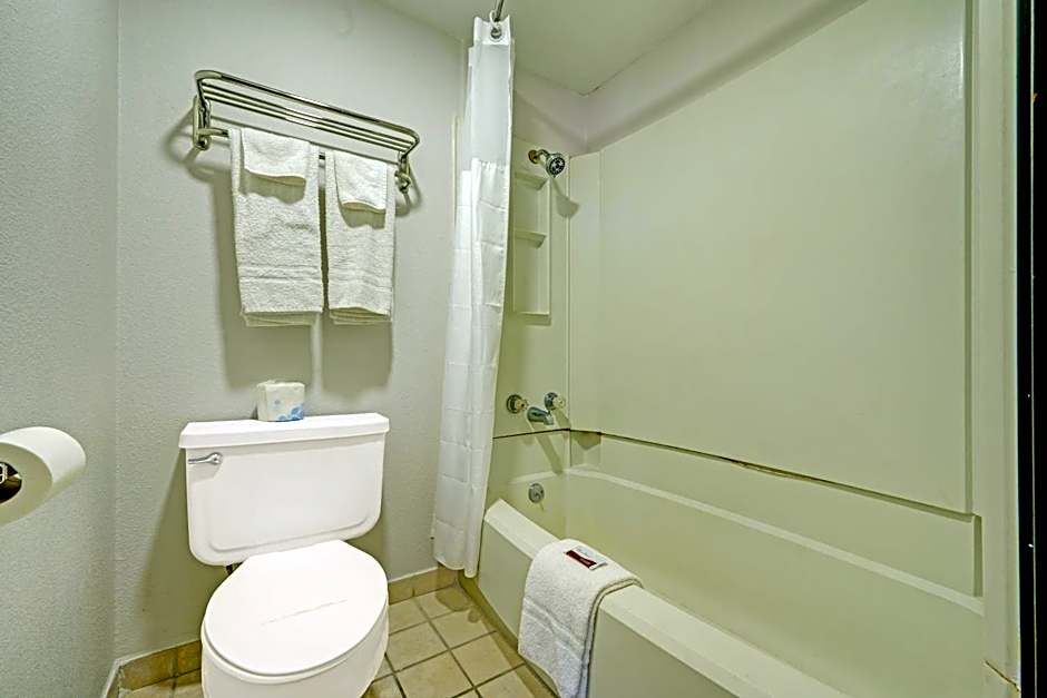 Capital O Travelers Inn Lawton Fort Sill