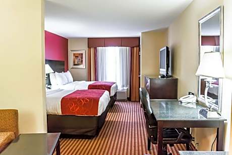 Queen Suite with Two Queen Beds