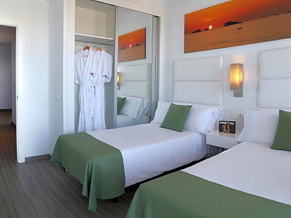 Photo 1 of 6 of Deluxe Suite with Partial Sea View