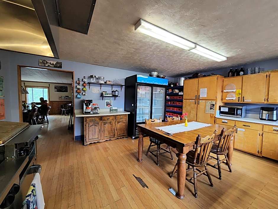 Inn the Clouds Hostel & Inn