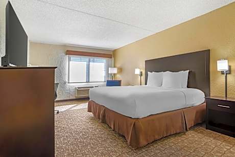 Best Western Crossroads Inn