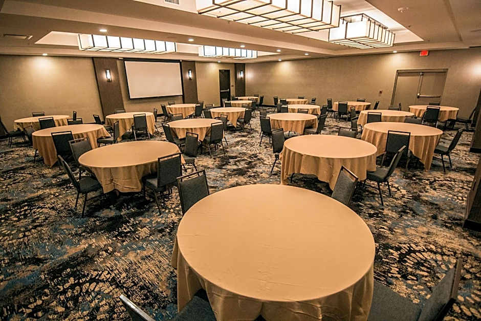 DoubleTree by Hilton Lubbock - University Area