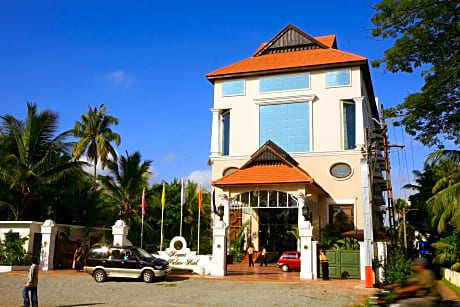 Regant Lake Palace Hotel