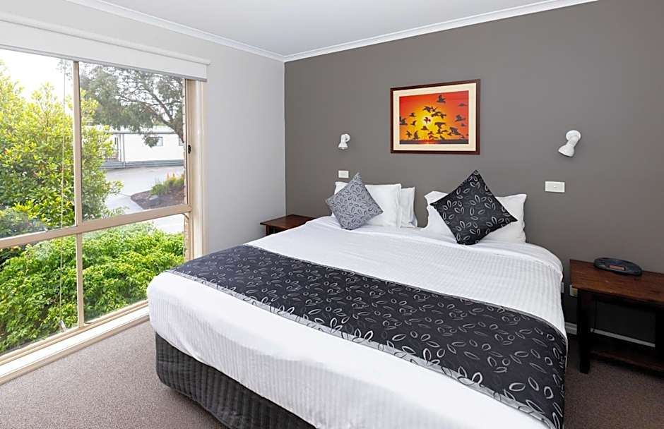 Airport Tourist Village Melbourne