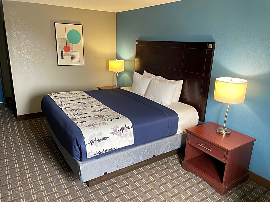 American Inn Cedar Rapids South