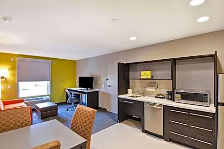 1 King Hearing Accessible Suite Non-Smoking