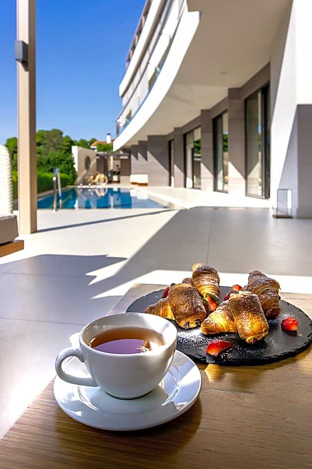 Somewhere Vouliagmeni