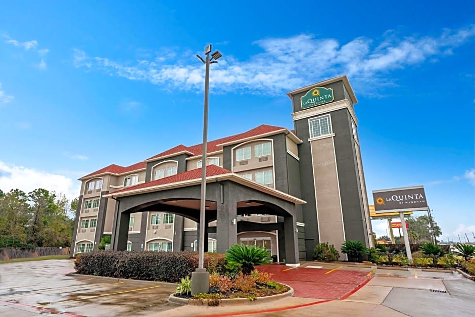 La Quinta Inn & Suites by Wyndham Houston - Magnolia