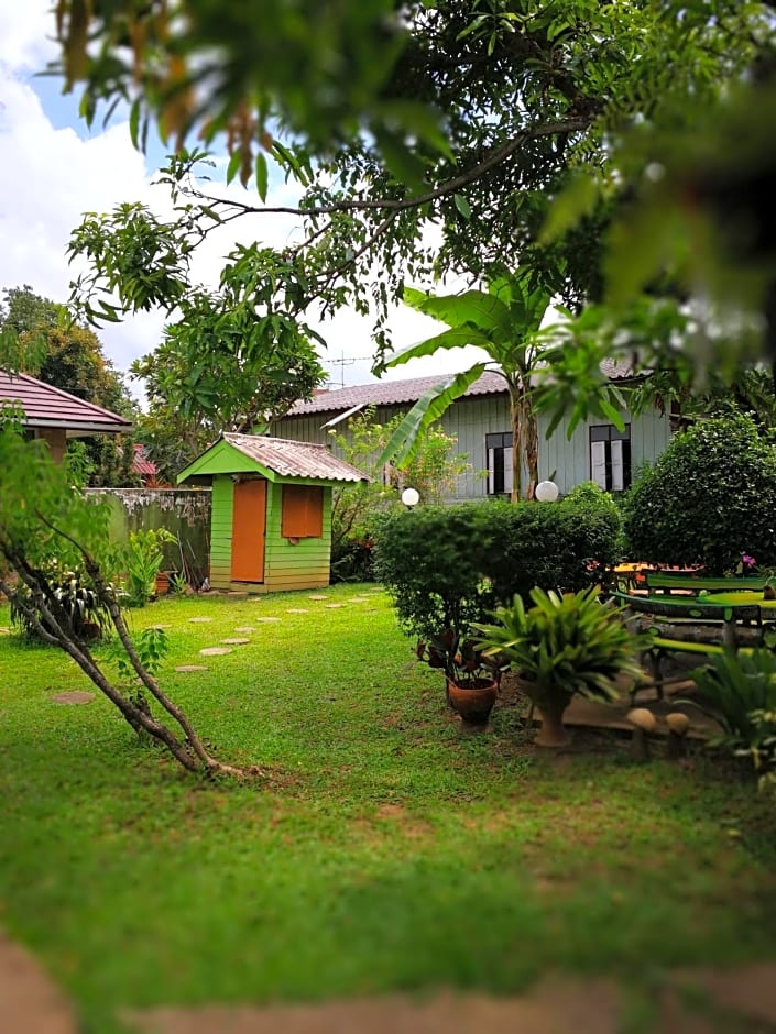 Baan Bua Guest House