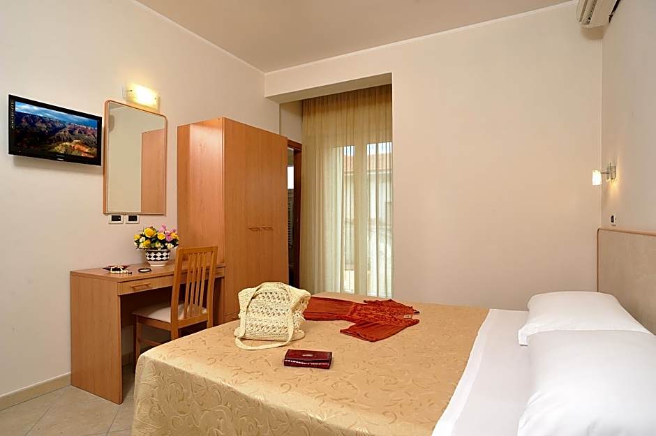Hotel Favorita Easy Stay Room Only