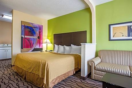 King Suite - Non-Smoking