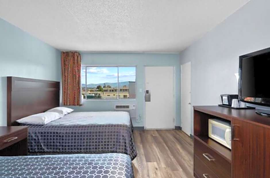 Holiday Lodge Wenatchee