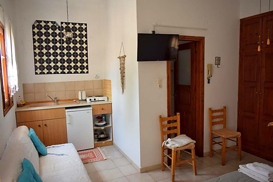 Aegina Town Cozy Escape