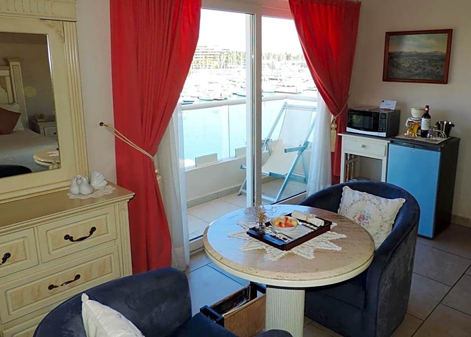 Marina Banderas Suites Hotel Boutique