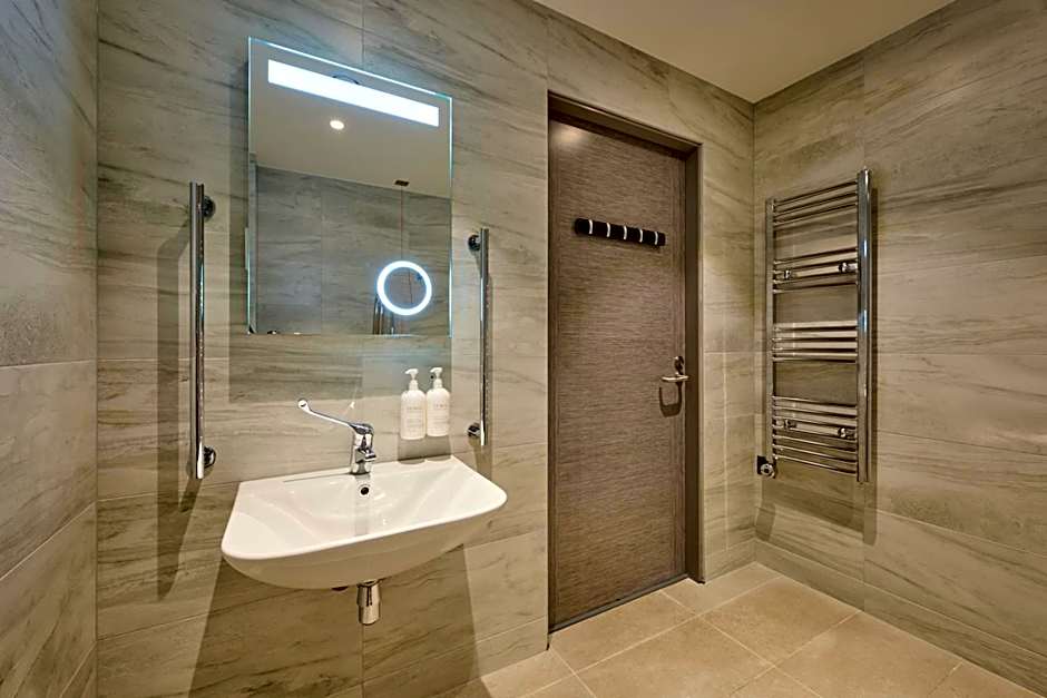 Spark by Hilton Luton