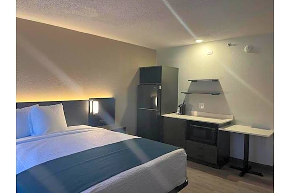 Studio 6 Suites Norcross, GA