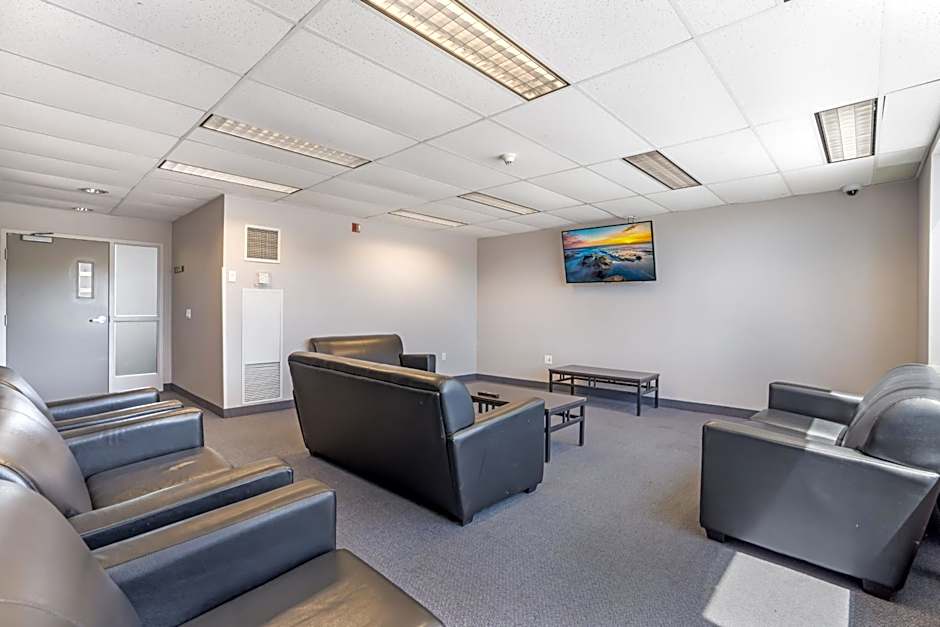 Residence & Conference Centre - Niagara-on-the-Lake