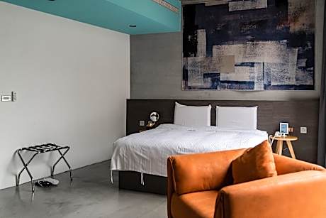 Deluxe Double Room with Bathtub