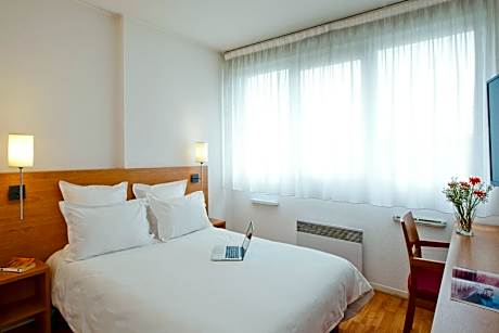 One-Bedroom Apartment (4 Adults)