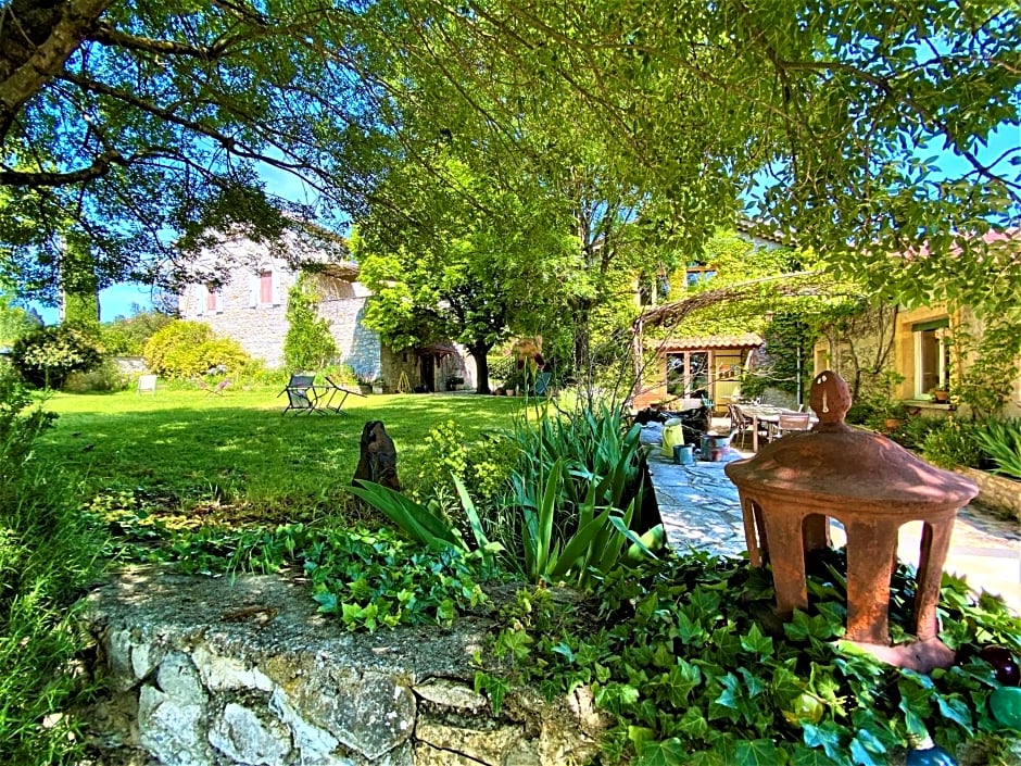 Gîte de groupe 15 à 19p, parc, salle de réception - CHAMBRES D'HOTES en semaine