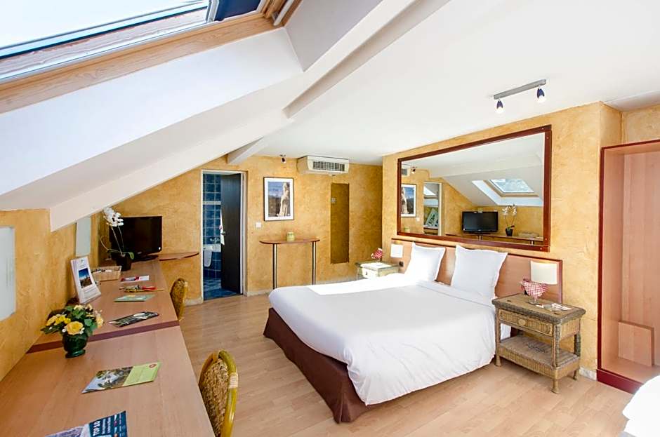 Hôtel Bosquet Pau Centre - Self Check In Budget Hotel