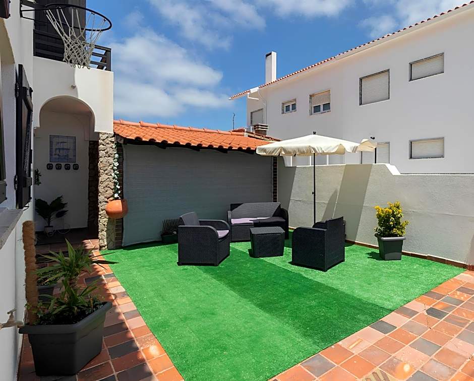 Baleal Classic Waves Guest House