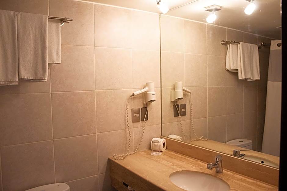 Hotel Almacruz and Convention Center