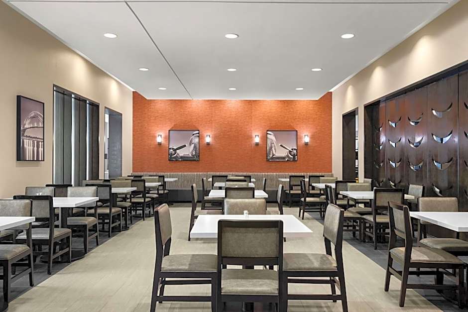 Embassy Suites By Hilton Elizabeth-Newark Airport