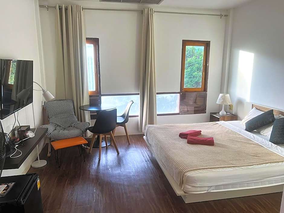 Centerpoint Hotel & Plaza