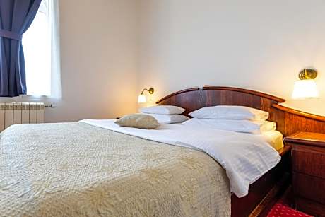 Double Room with Balcony (2 Adults + 1 Child)