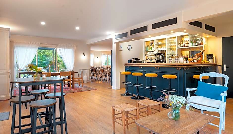 Hôtel Restaurant La Voile Bleue