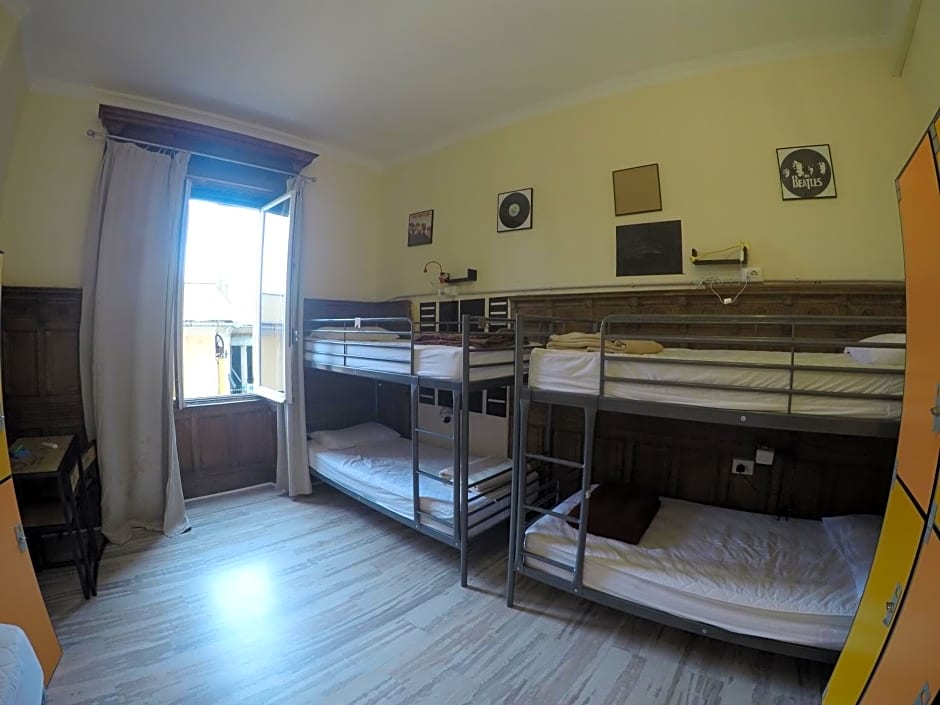 Victoria House Hostel
