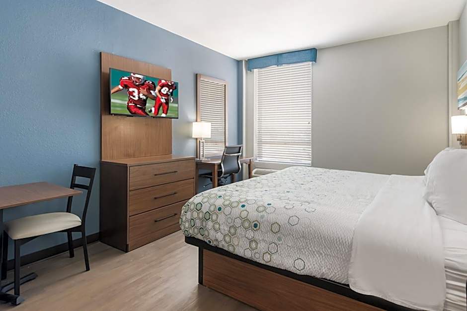 HomeTowne Studios Newport News - Hampton West