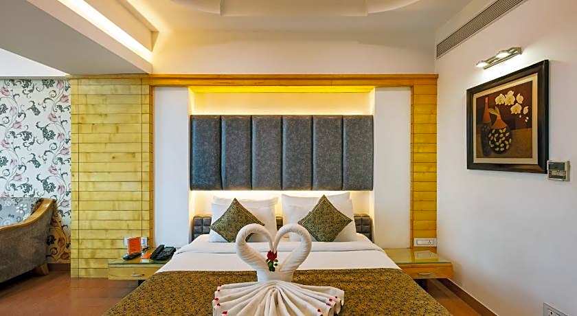 Hotel Saffron Leaf