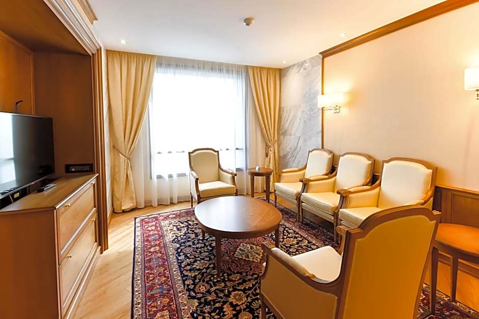 Hotel 2 Fevrier