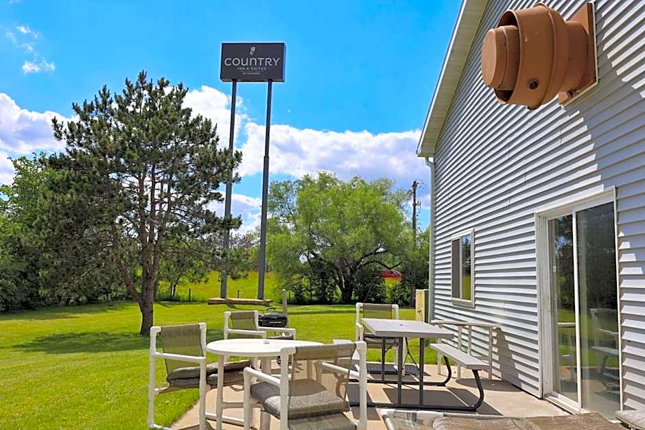 Country Inn & Suites by Radisson, Sparta, WI