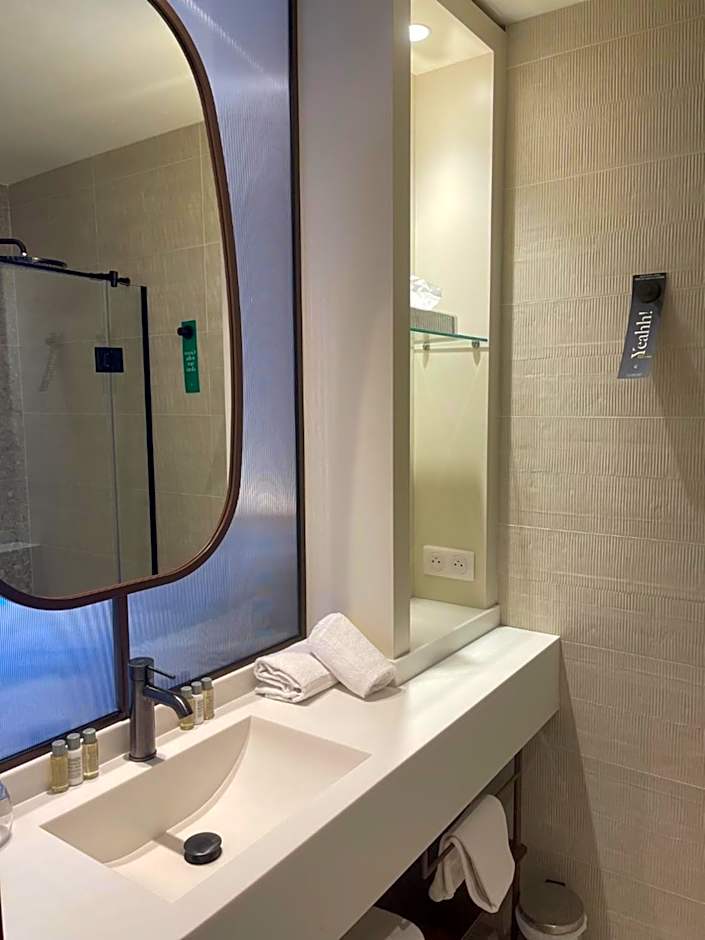 Golden Tulip Avignon Le Paradou