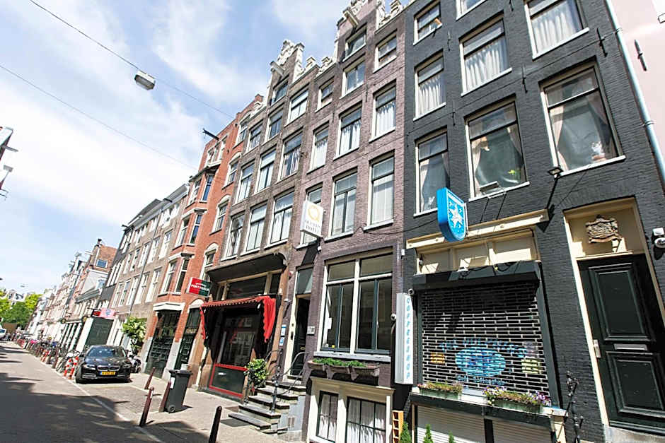 Quentin Golden Bear Hotel