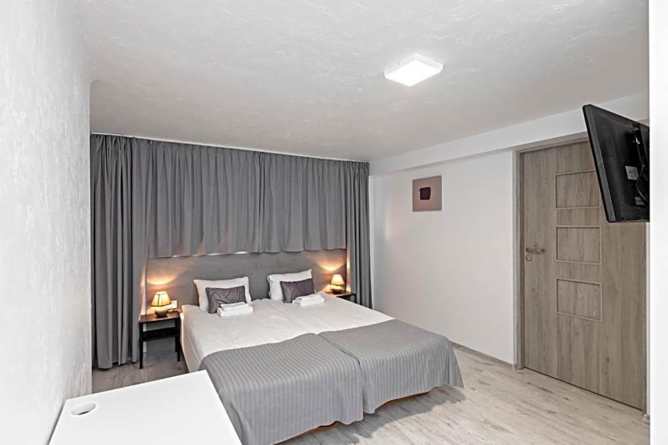 HappyInn Rooms