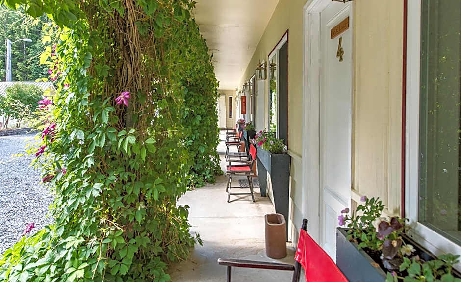 Emerald Valley Inn