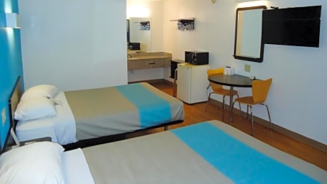 Quadruple Room - Non-Smoking