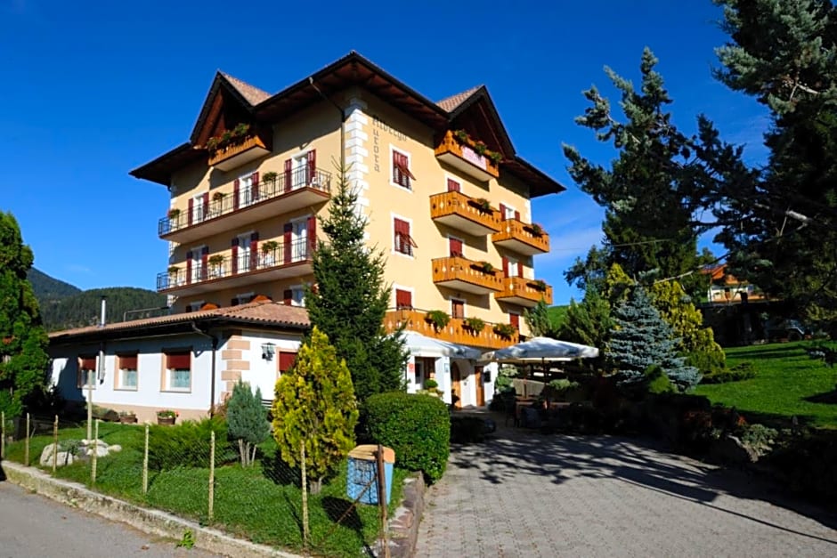 Albergo GARNI' AURORA