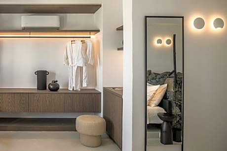 Traditional Studio with Caldera View