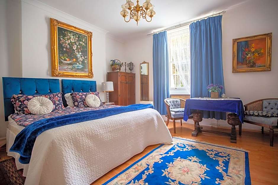 Dawson Place, Juliette's Bed and Breakfast