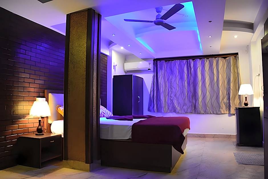 Round Cube Guest House