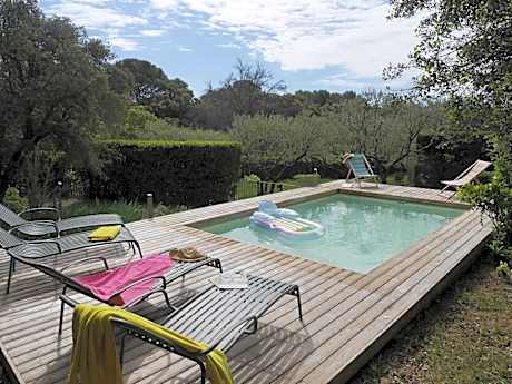Maison familiale avec piscine et grand jardin
