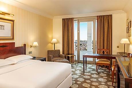 Executive Suite, Club lounge access, 1 King, City view