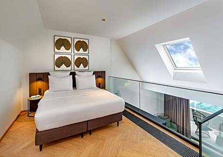Urban Pool Suite