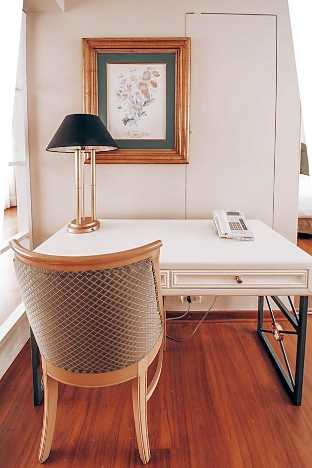 Suites del Bosque Hotel