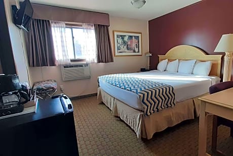 1 queen bed, mobility accessible room, non-smoking